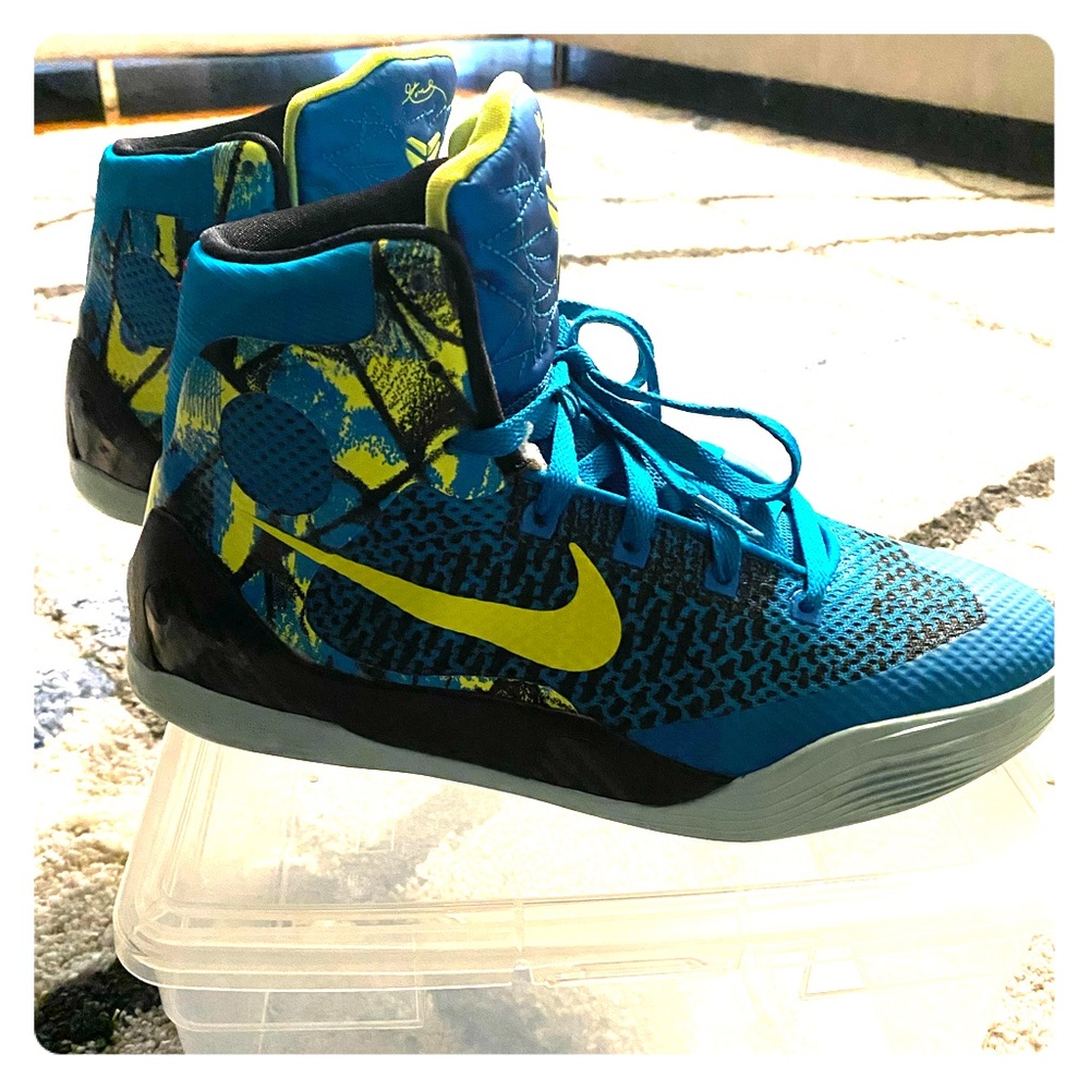 Kobe size 7Y